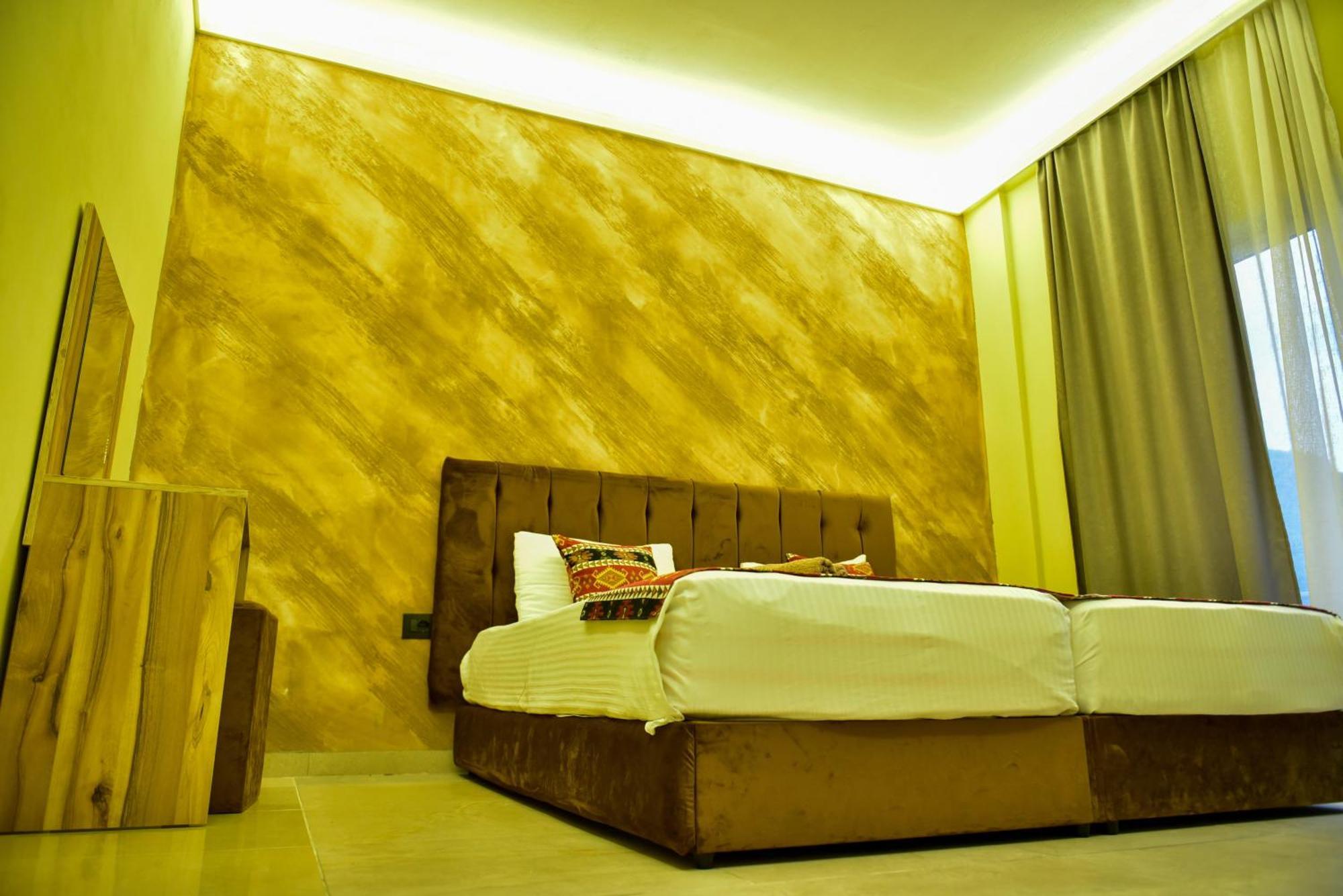 Te Bujtina Hotel- Cozy Stay With Traditional Breakfast Near Beach ゴーレム エクステリア 写真